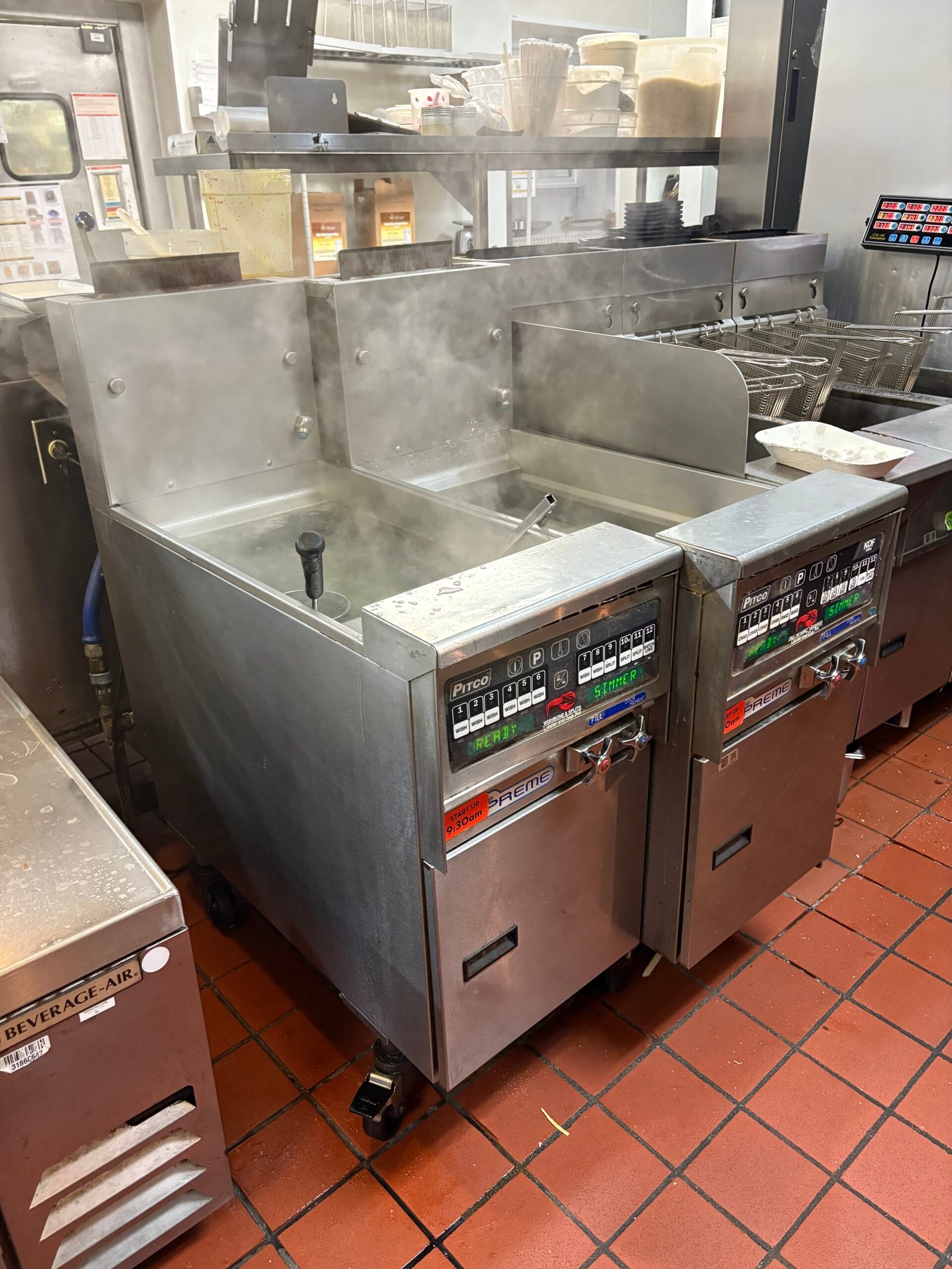 Oven repair before the lunch rush — Café
